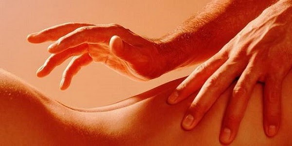 Massage Yoni có tác dụng giúp khơi gợi và kích thích sự ham muốn tình dục khá cao