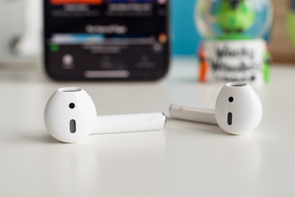 So sánh Apple AirPods 3 với AirPods Pro và AirPods 2: Mua tai nghe nào hợp lý? 
