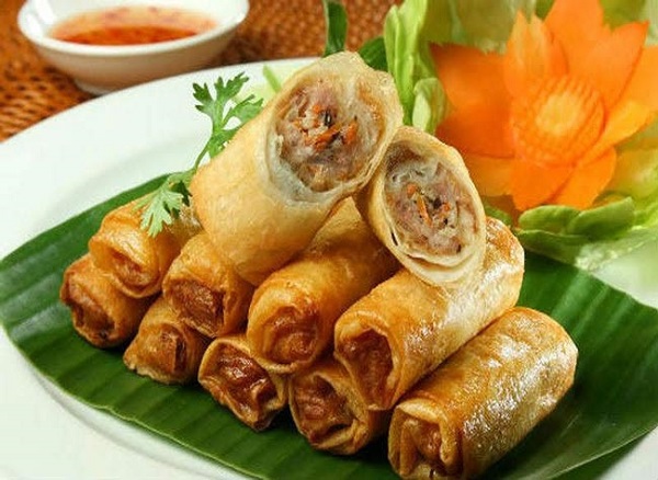 Bảo quản chả giò trong ngăn đá tủ lạnh để sử dụng dần cho các lần sau