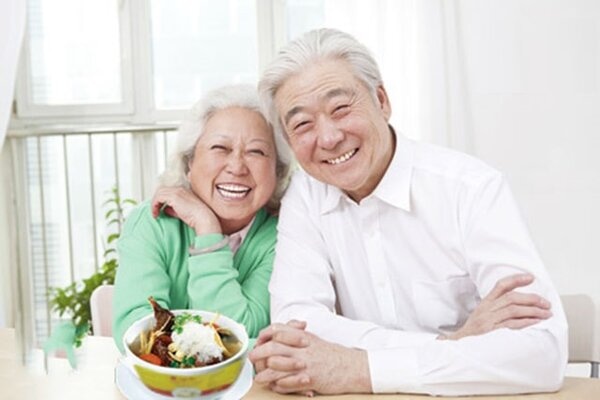 Cách sử dụng yến sào cho người già
