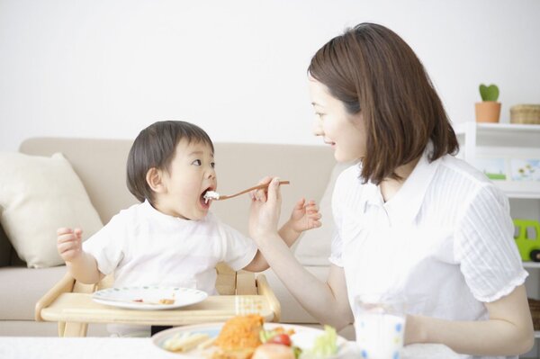 Chè yến là một trong những món yến đơn giản và tốt cho trẻ em