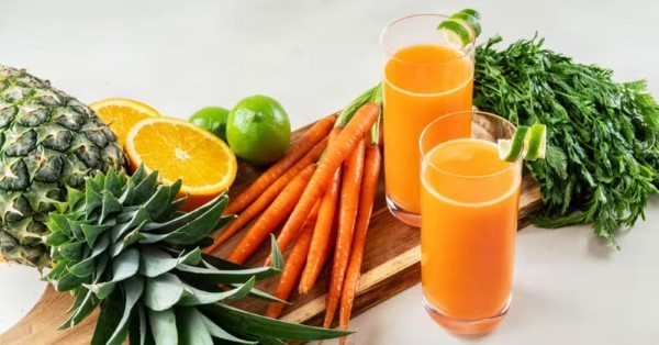 Nước ép cà rốt dứa giàu dinh dưỡng