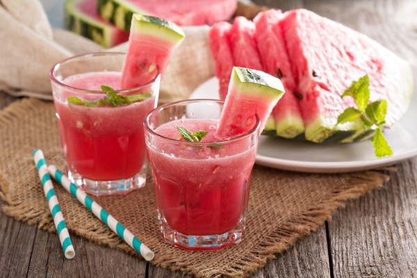 100ml nước ép dưa hấu bao nhiêu calo?