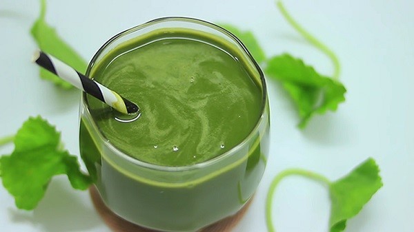 Một số lưu ý khi giảm cân bằng nước rau má