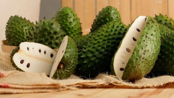 Lưu ý khi ăn mãng cầu xiêm
